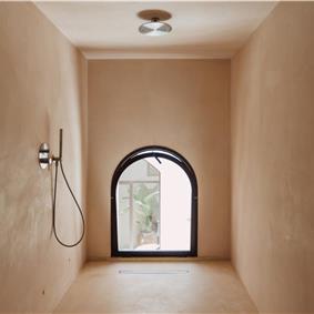 3 bedroom villa with heated pool in Noto, sleeps 6